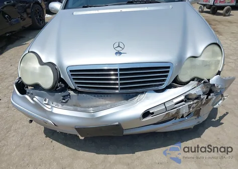 2005 Mercedes-Benz C 240 Luxury z USA, uszkodzony, nr VIN WDBRF61J15A813251